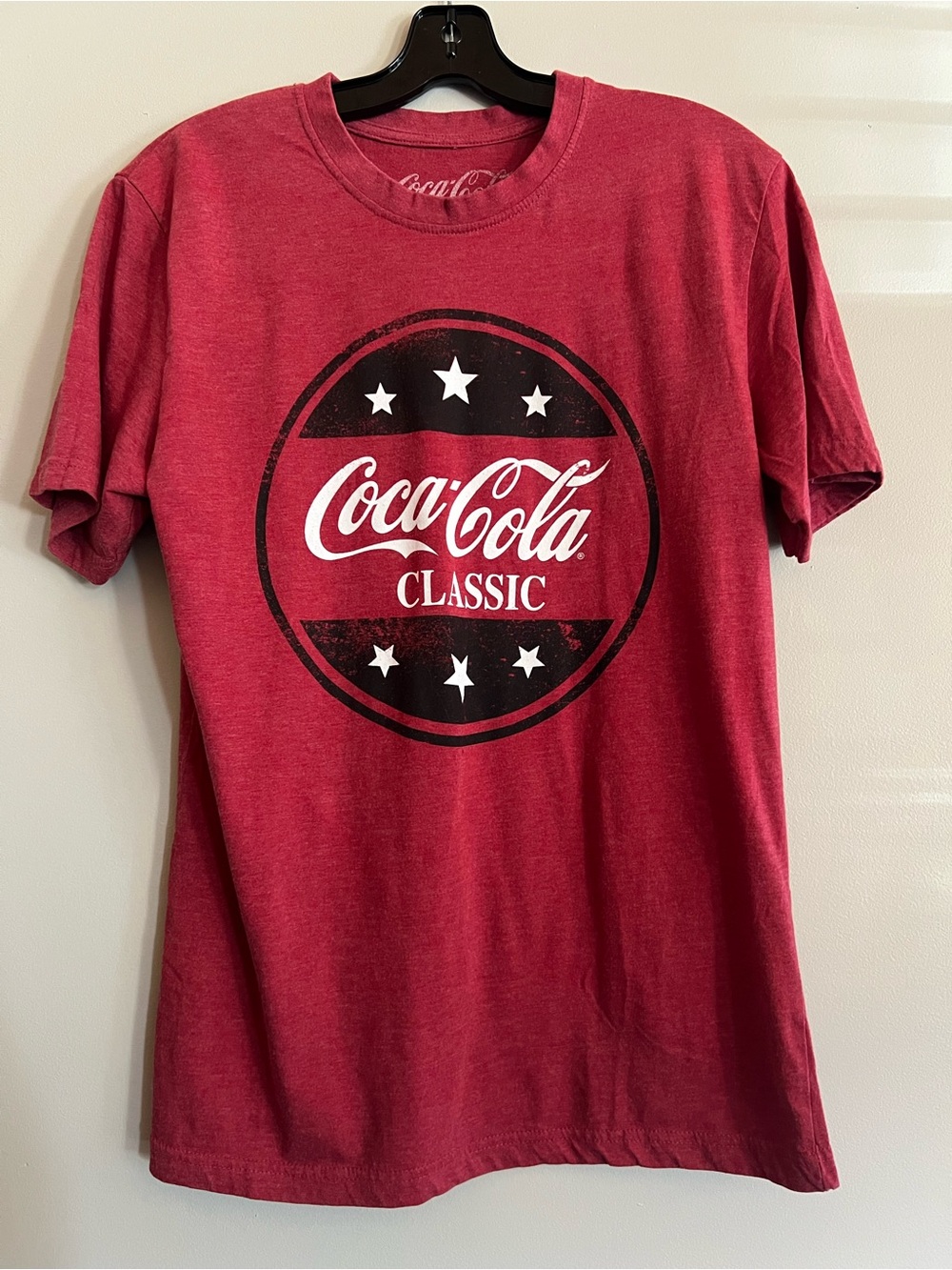 Coca Cola Classic Men’s Medium Red Graphic T Shirt Retro Logo Distressed Tee